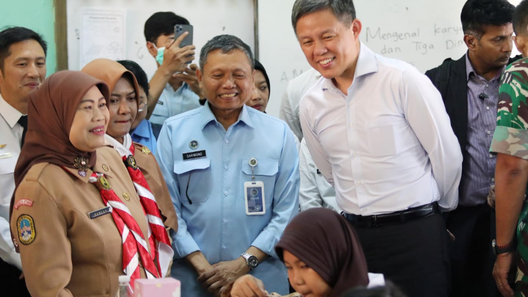 picture-Menhan Singapura Kunjungi SPPG Khusus Koja