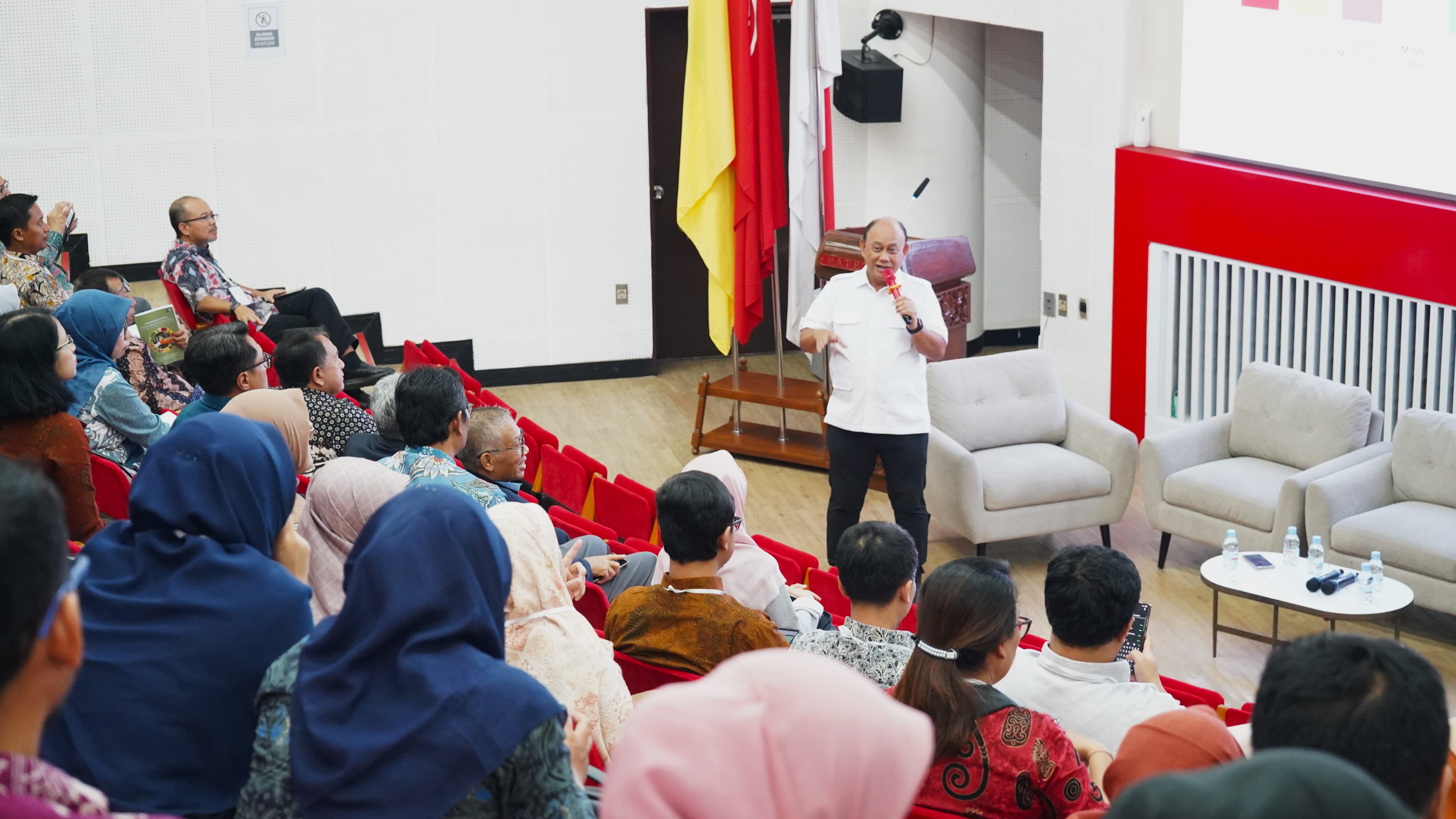 Kabadan BGN Sarolangun Hadiri Seminar Nasional dan Pertemuan Forum Komunikasi Perguran Tinggi Teknologi Pertanian Indonesia Kebijakan Nasional dan Tantangan 